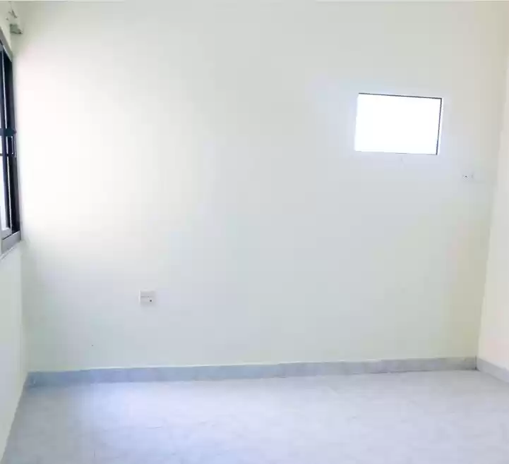 Wohn Klaar eigendom 3 Schlafzimmer U/F Wohnung  zu vermieten in Al Sadd , Doha #13533 - 1  image 